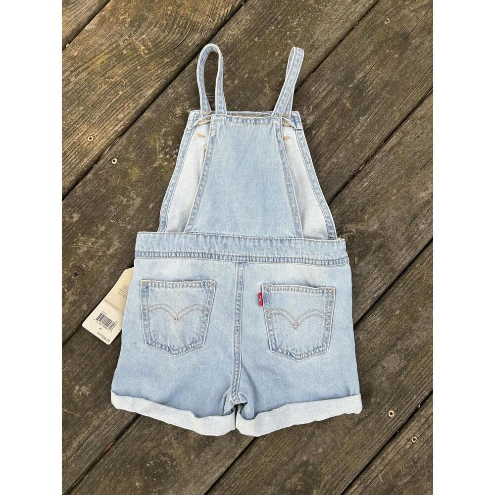 👼Levi's baby girl's  4T denim shortall in a light wash NWT- BUNDLE & SAVE! 🧸🪆 - Picture 3 of 9